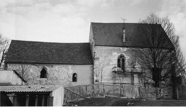 glises Saint-Georges et Sainte-Croix de Chelles en cours de restauration vers 1975